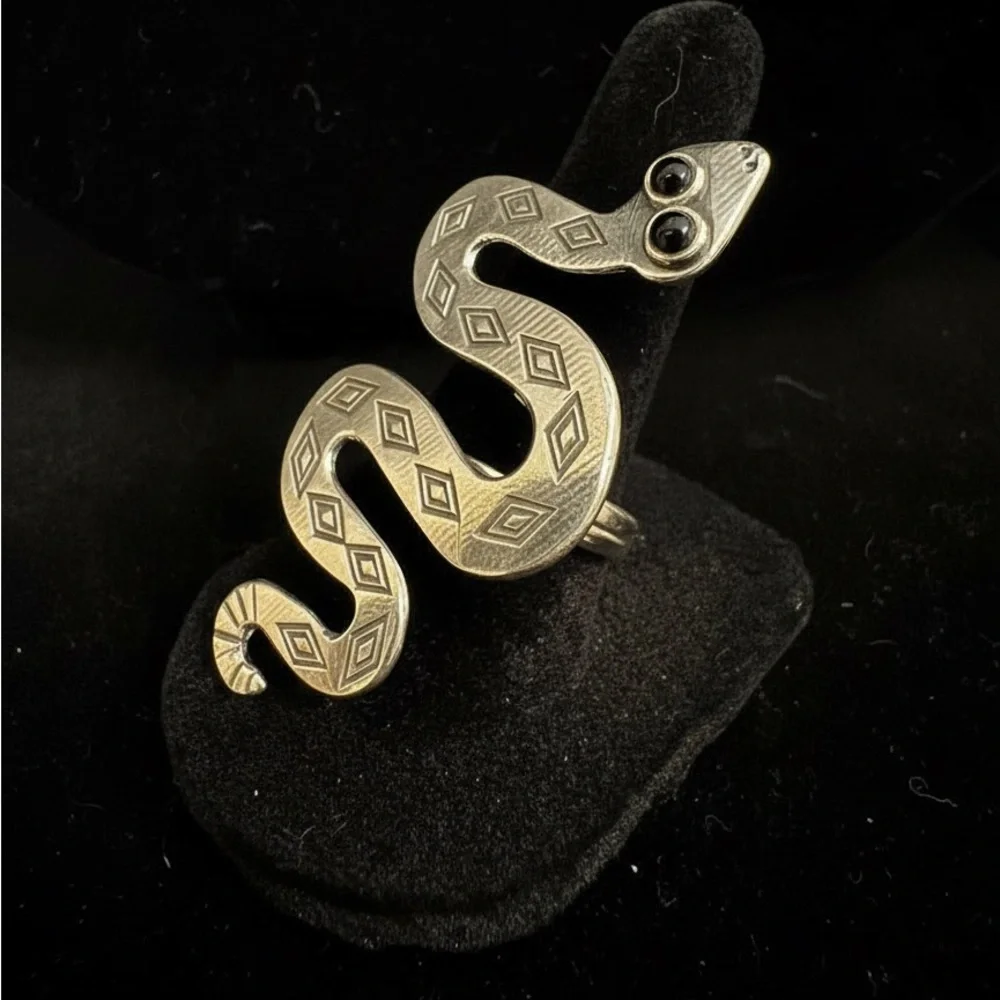 Sterling Silver Snake Reptile ring bold,‎ and beautiful